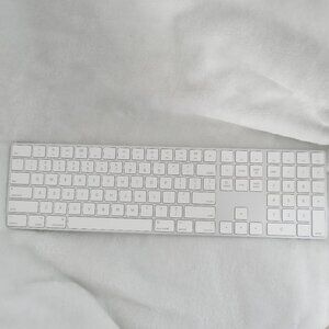 White Apple Magic Keyboard with Numeric Keypad - US English